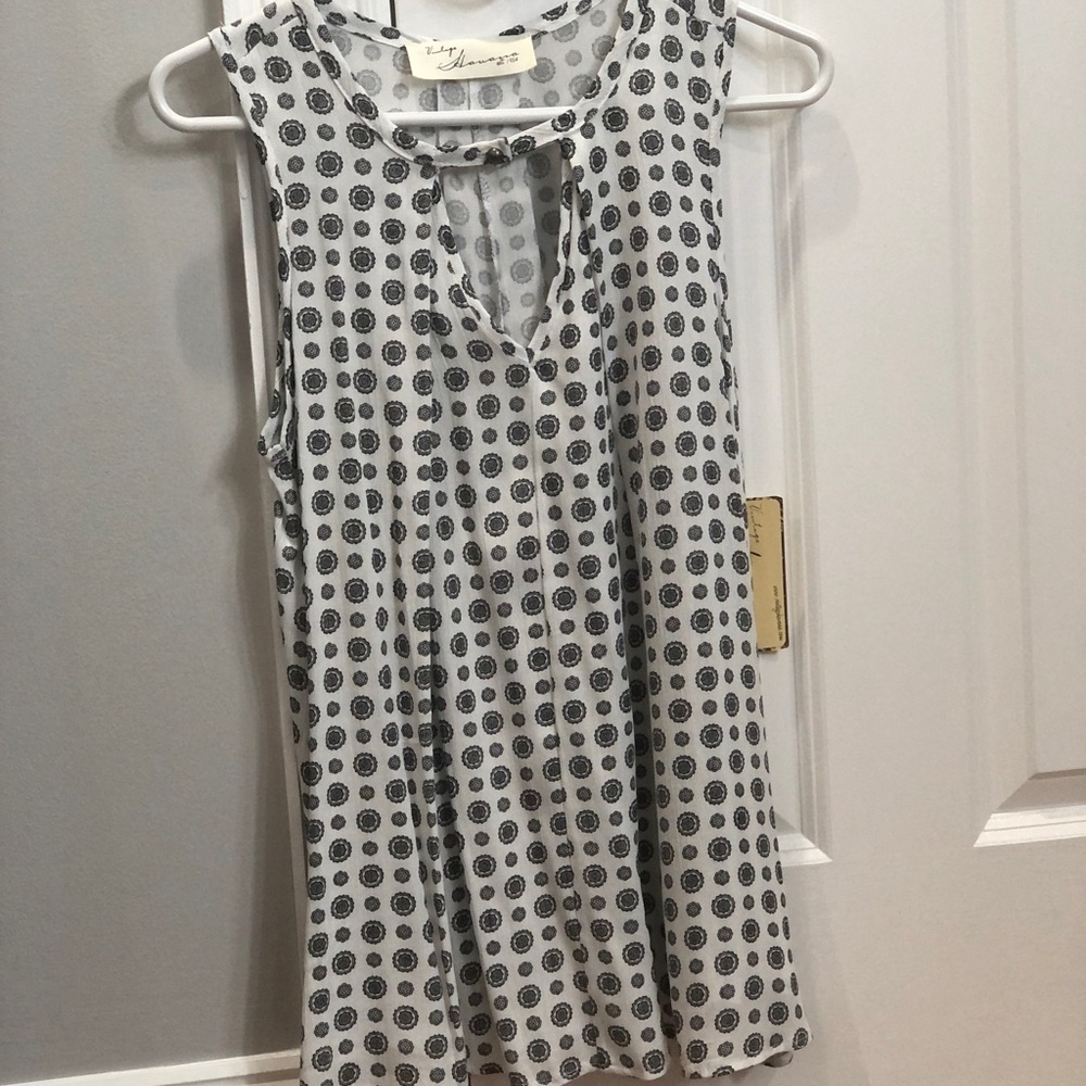 Women’s sleeveless tunic NEW WITH TAGS
